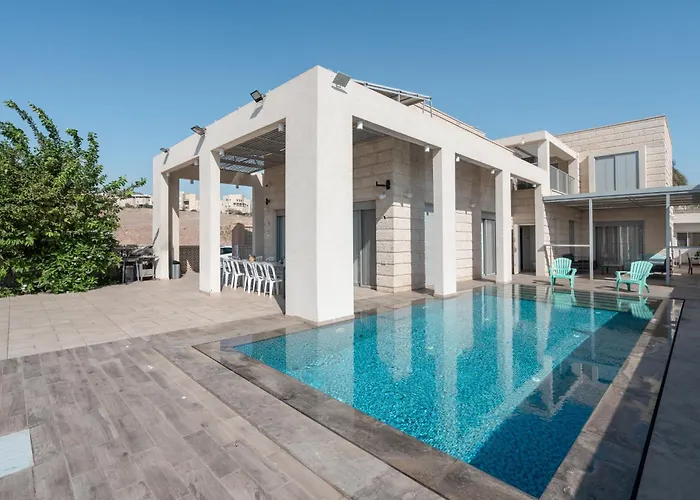 Luxury Villa With Infinity Pool