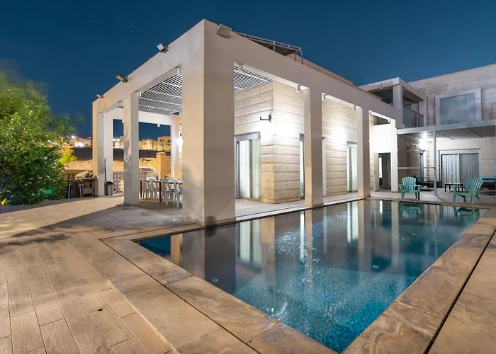 Luxury Villa With Infinity Pool